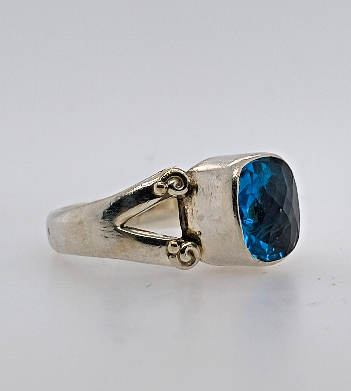 Sterling Silver Sajen Blue Topaz Ring for Women Size 9