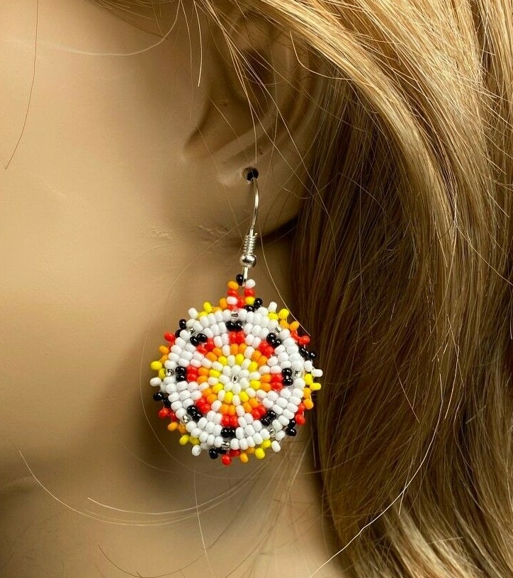NATIVE STYLE ETHNIC ARTISAN HANDCRAFTED WHITE HOOK DROP/DANGLE EARRINGS E60/52