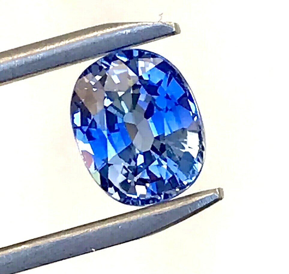 3.85 ct Natural Royal Blue Sapphire ,VVS,Excellent Oval Cut,9 mohs