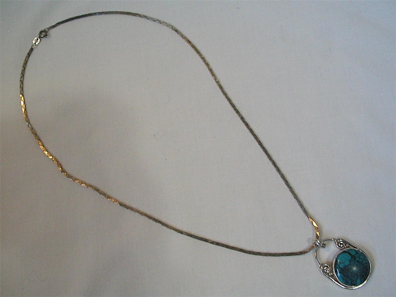 VTG NATIVE AMERICAN NAVAJO STERLING SILVER SPIDERWEB TURQUOISE PENDANT NECKLACE