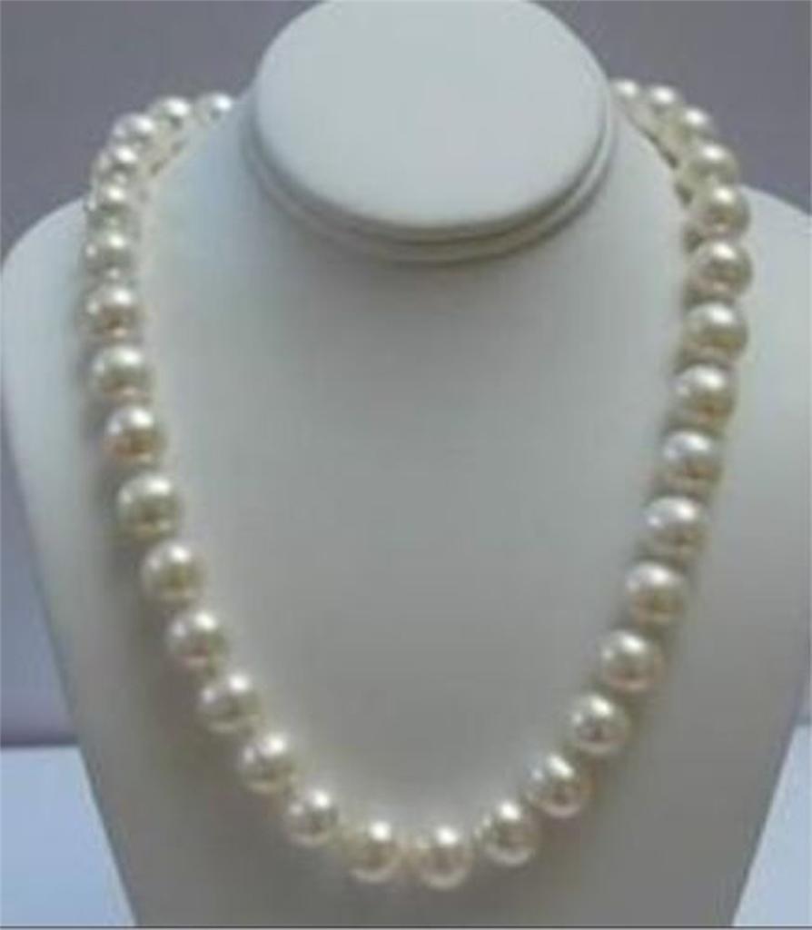 Beautiful 9-10MM White Akoya Pearl Necklace 18″ 14K Gold Clasp AA