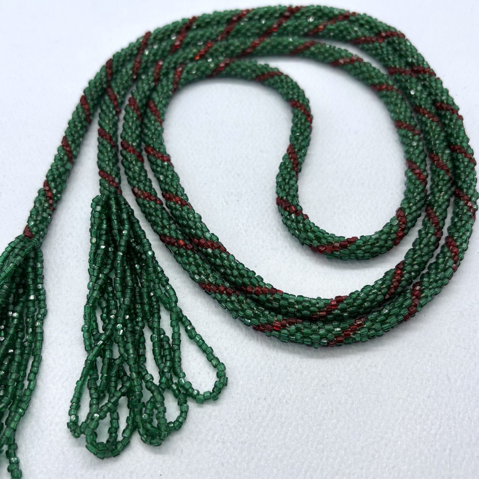 Vintage Art Deco GREEN Seed Bead Flapper Lariat Rope Necklace Tassel 46”