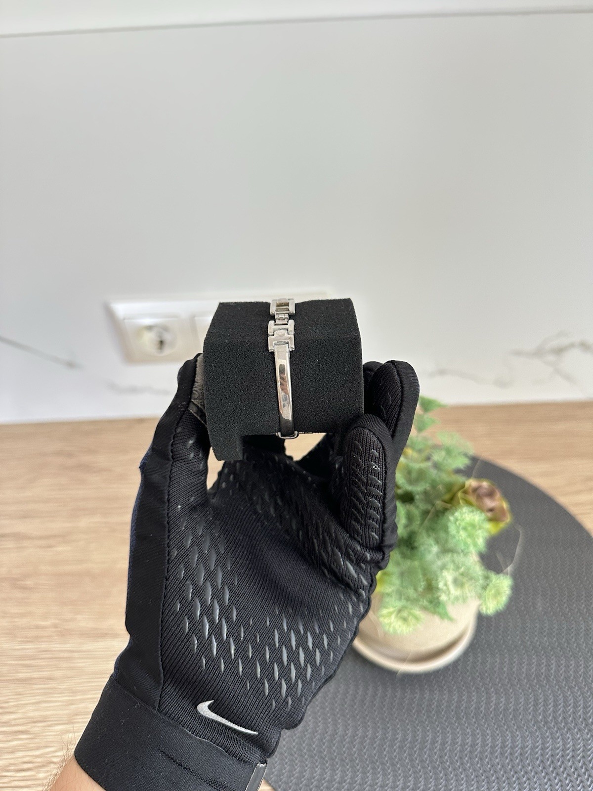 1996 Gucci Dial Square Woman’s Silver Quartz Wrist Watch Vintage Bracelet