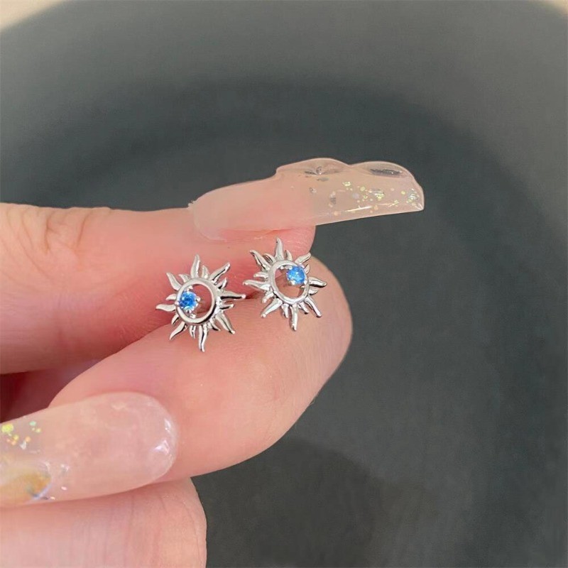 Blue Rhinestone Sun Ear Studs Women’s Fashionable Hollow Earrings Zinc Alloy