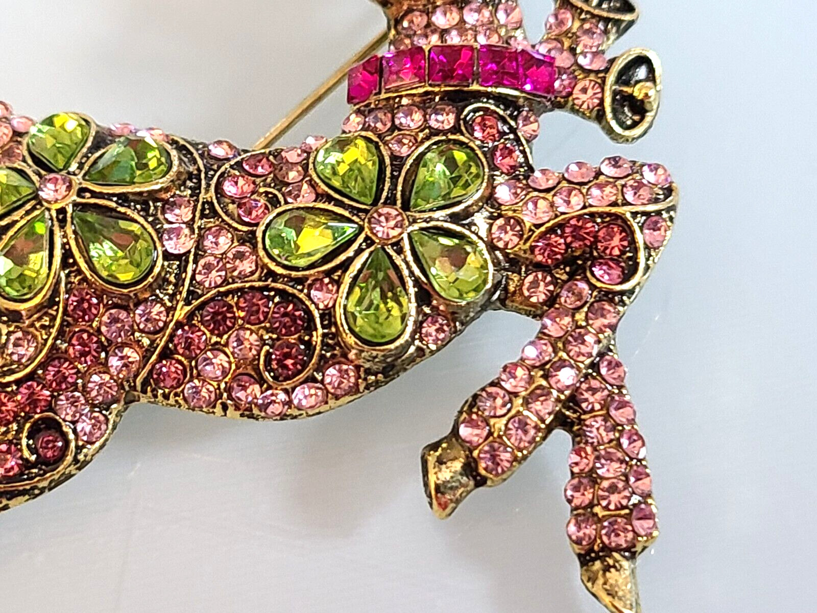 SALE UNBRANDED RARE PINK GREEN HEIDI DAUS “Pretty Prancer” Reindeer Brooch