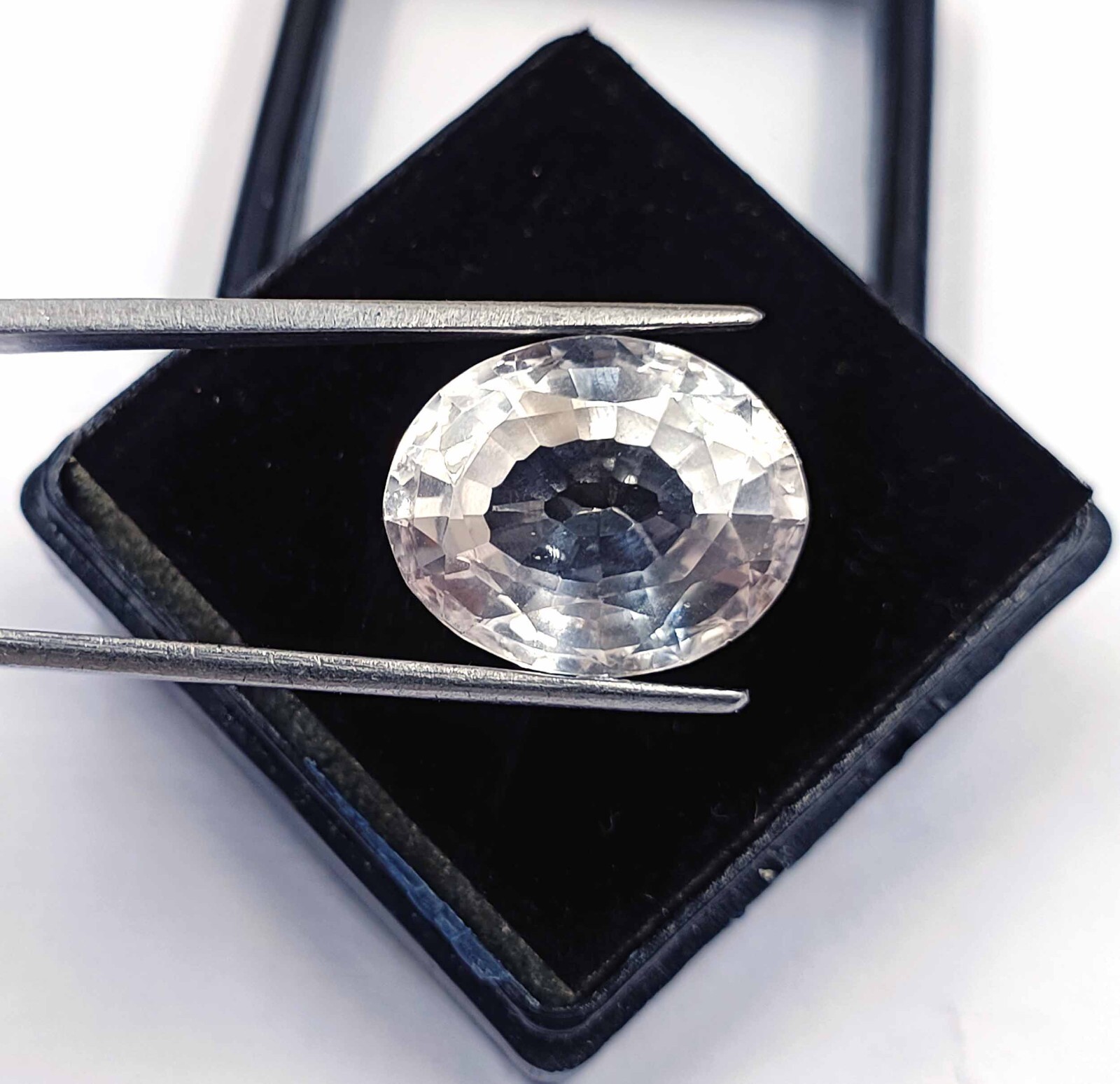 IGL Certified 20.00 Carat White Sapphire Rare Oval Shape Natural Loose Gem 5DNX