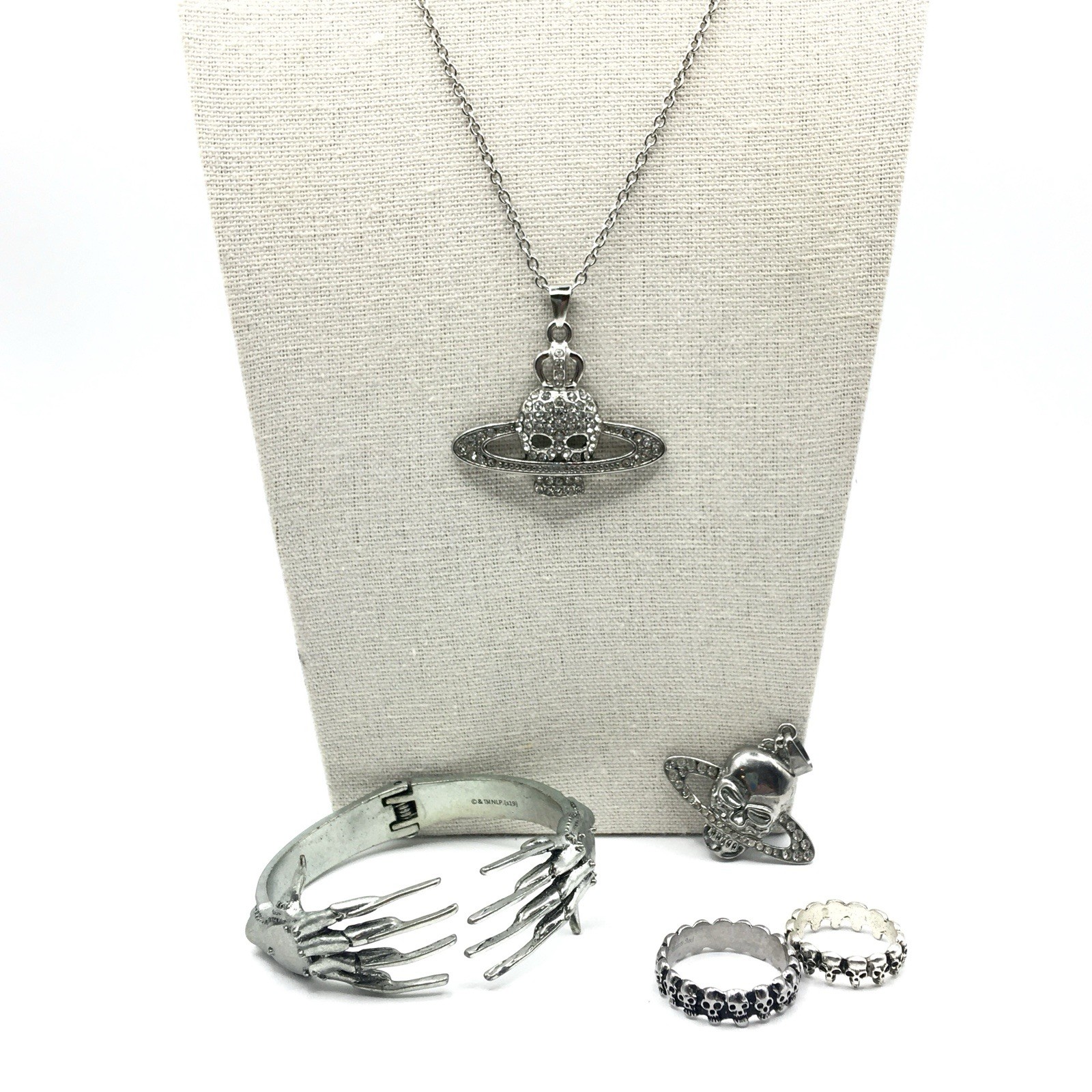 Halloween Gothic Jewelry Set Skull Saturn Orb Necklace Freddy Glove Bracelet Elm