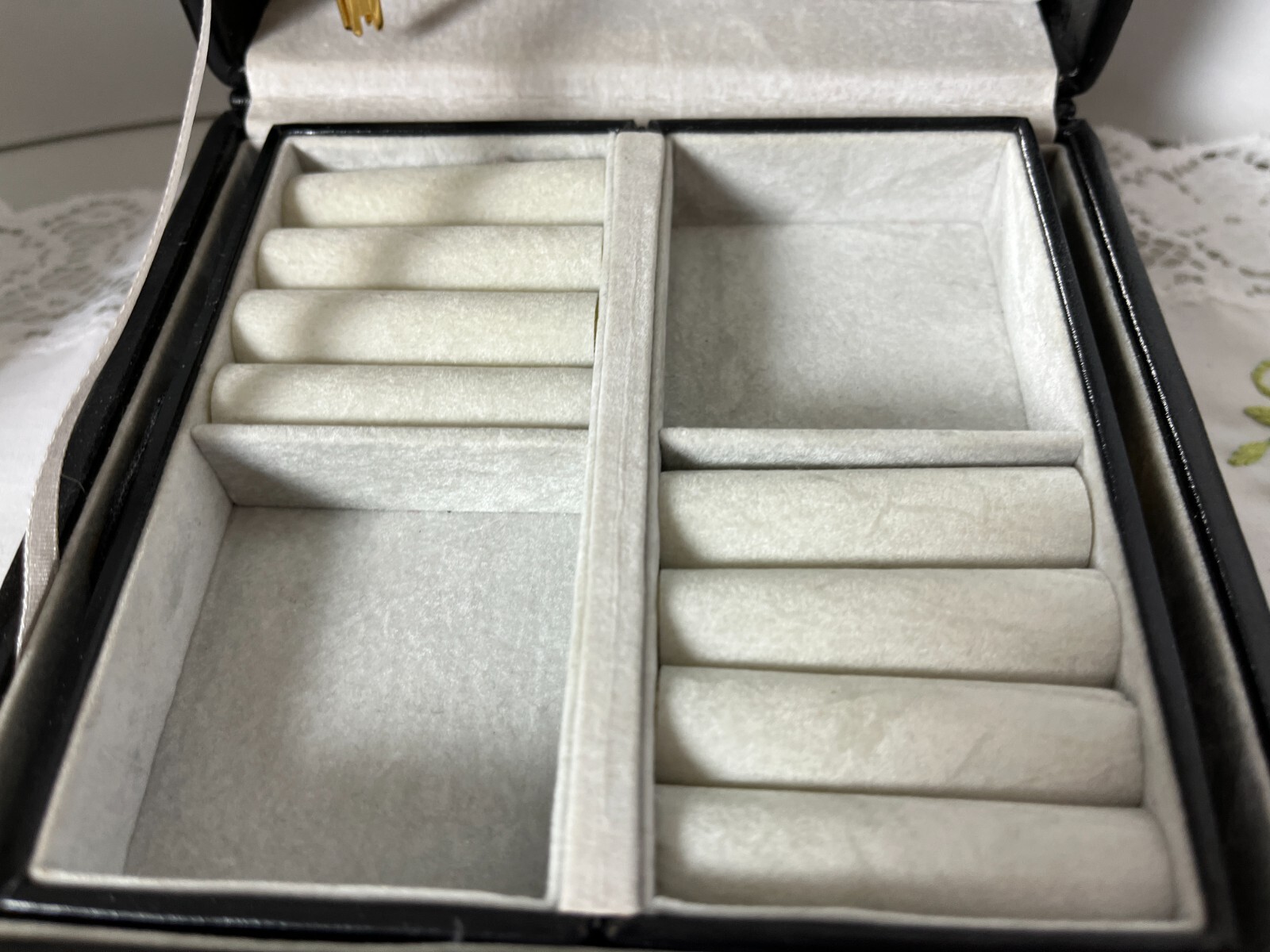 TCM Schmuck-Koffer German Jewelry Box Faux Leather PLUS Travel Box Soft Lined
