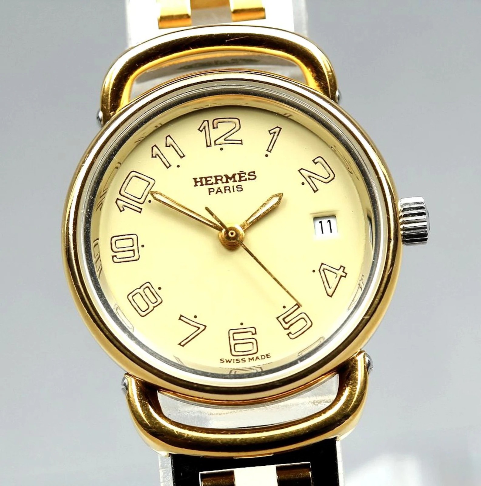 [Near MINT] HERMES Pullman 24mm Ivory Dial Gold Date Qz Women’s Watch From Japan