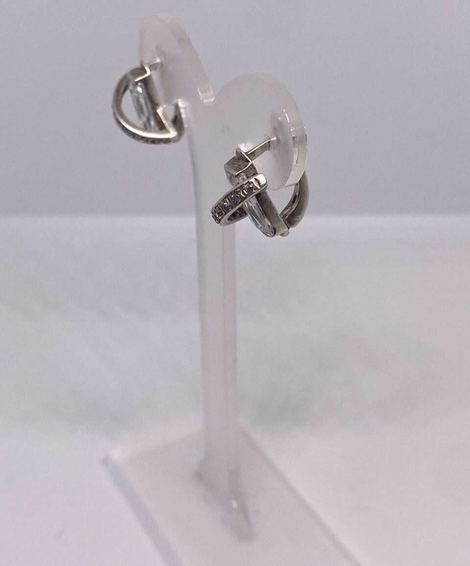 Vintage beautiful earrings Silver 925 Ukraine. Women’s jewelry. Weight 4.0 g.