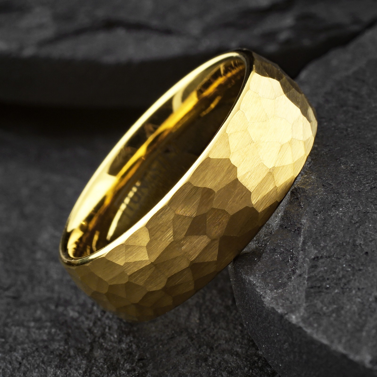 6/8mm Tungsten Carbide Men’s Gold Plated Hammered Domed Wedding Band Ring