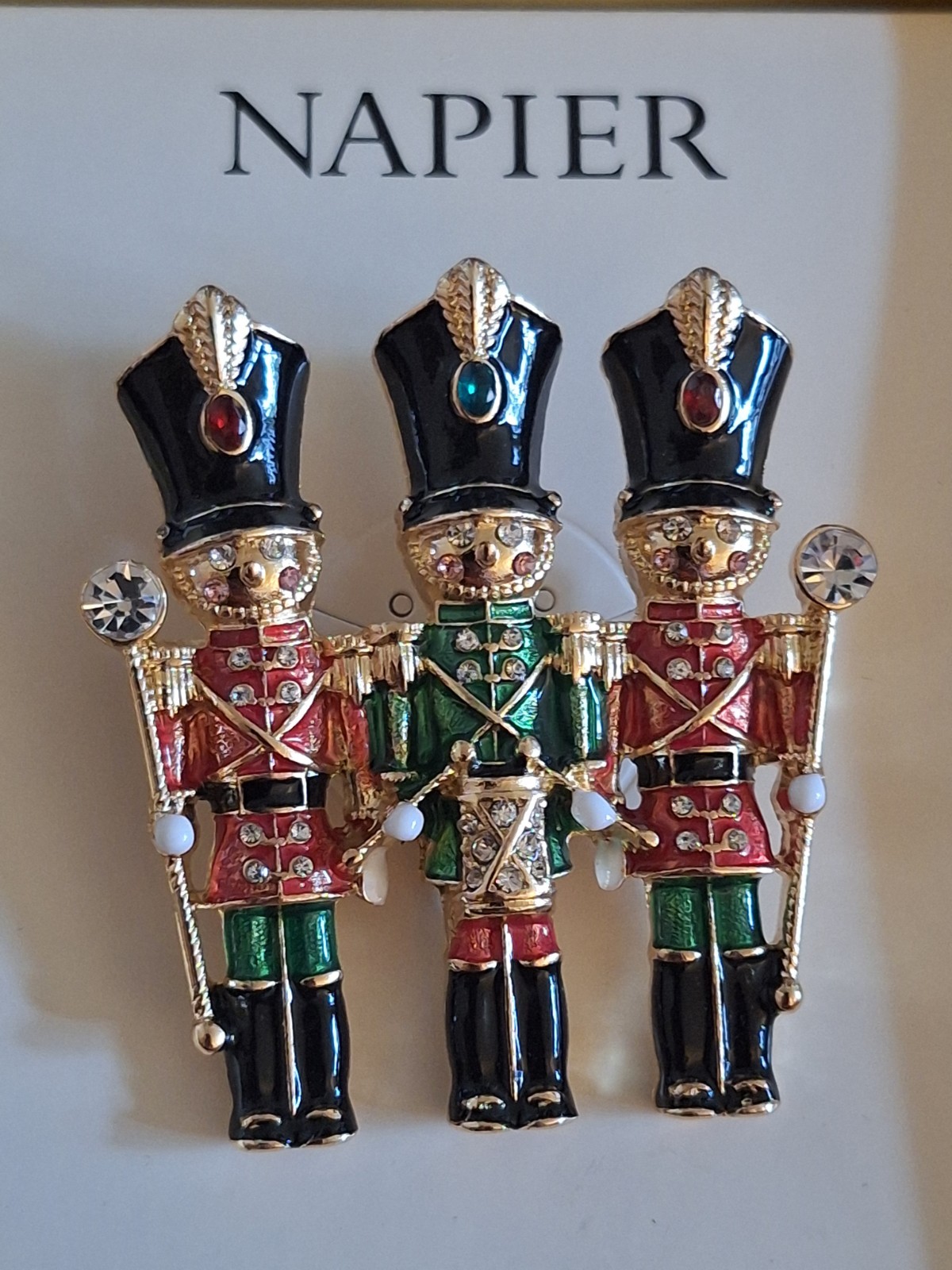 New in Box Napier Gold Tone Nutcrackers Holiday Christmas Pin!! 2 1/8″ L!!