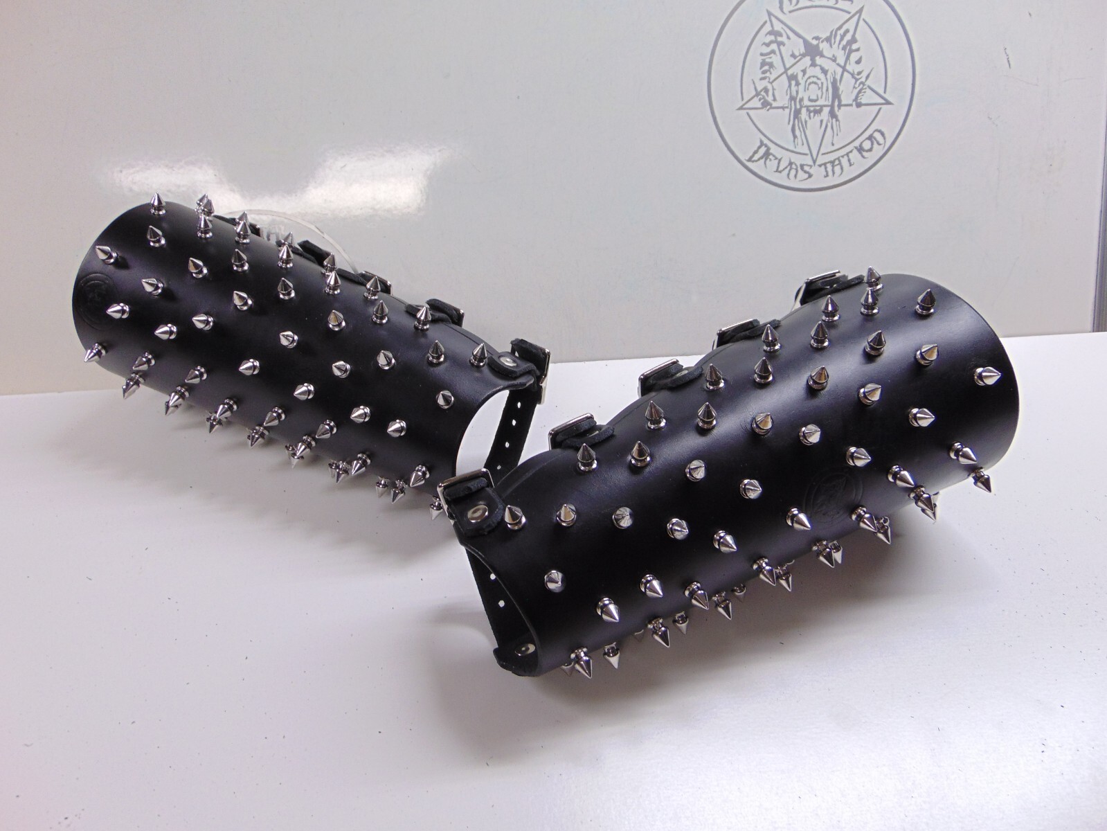 LEATHER SPIKED OLD SCHOOL GAUNTLET..DEATH METAL…(MDLG0013)….. HYPOCRISY