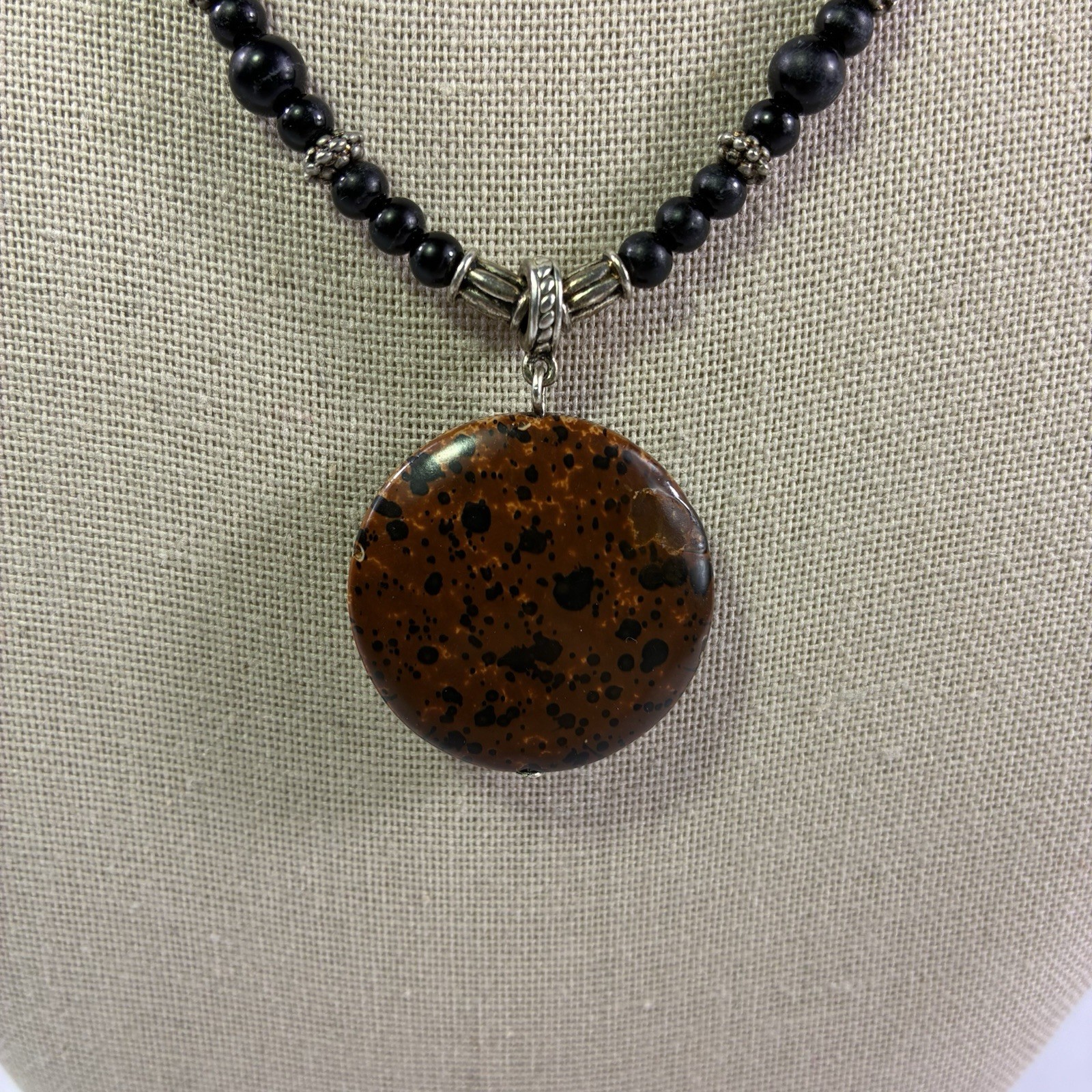 Vintage Napier Mahogany Obsidian Pendant Black Onyx Beaded Necklace 16″ Fashion