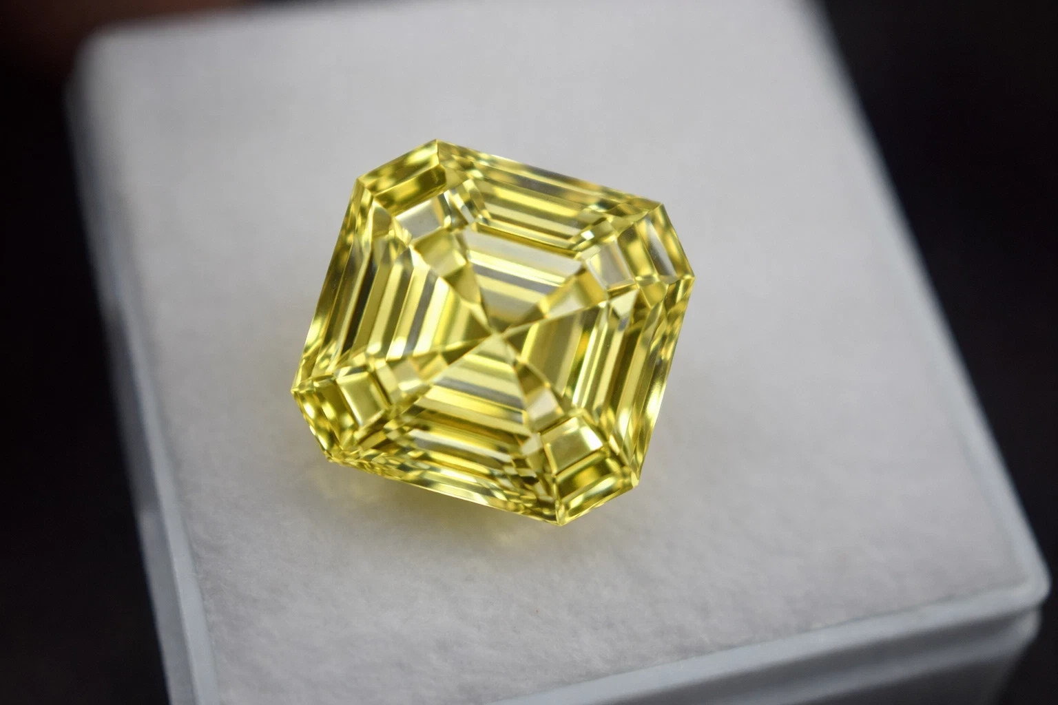 20-22 Ct Natural Flawless Yellow Sapphire Asscher Cut Certified Loose Gemstone