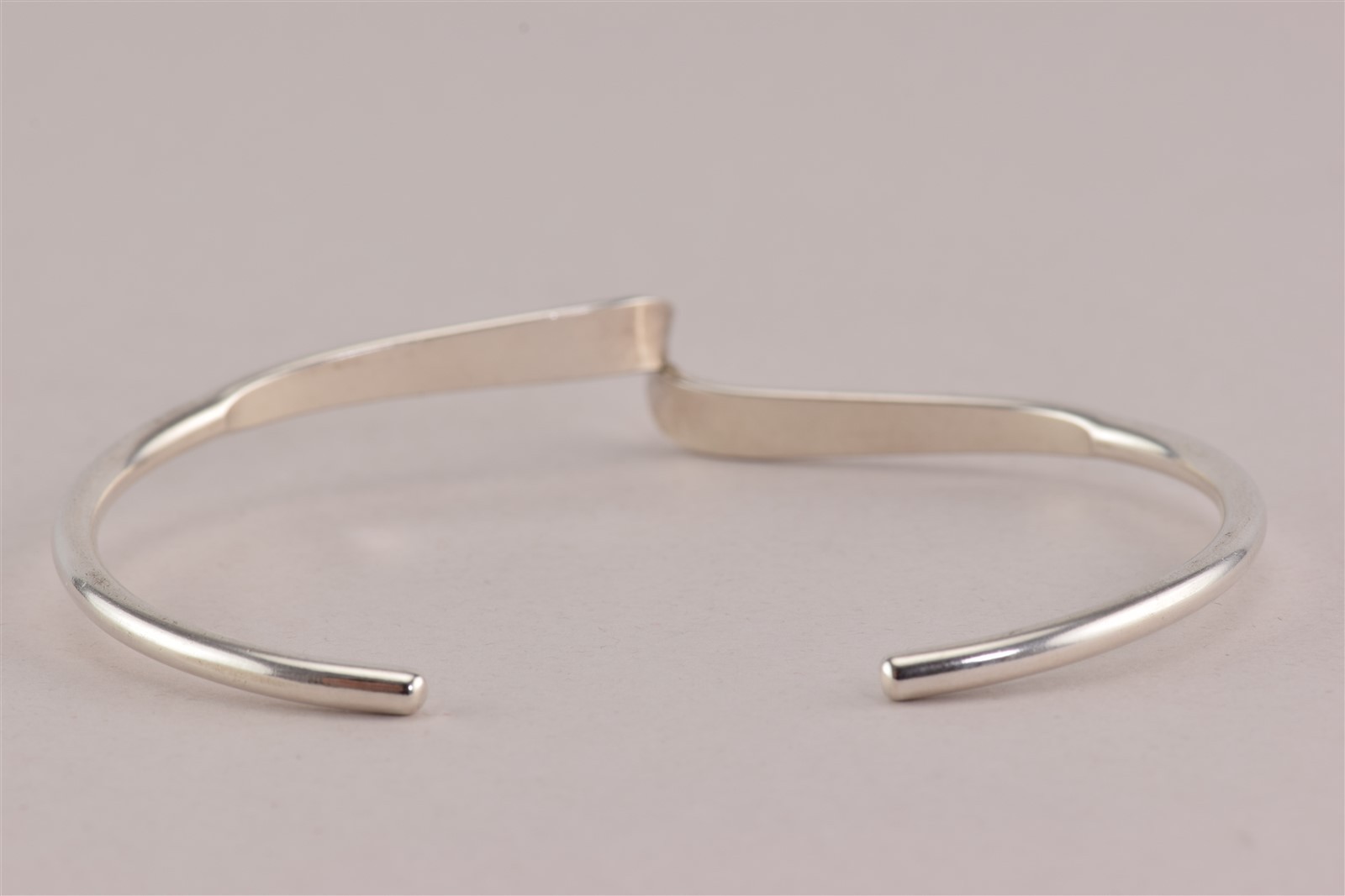 Sterling Silver Flattened Twist Fold Over Notched Cuff Bracelet 8g 6.5″