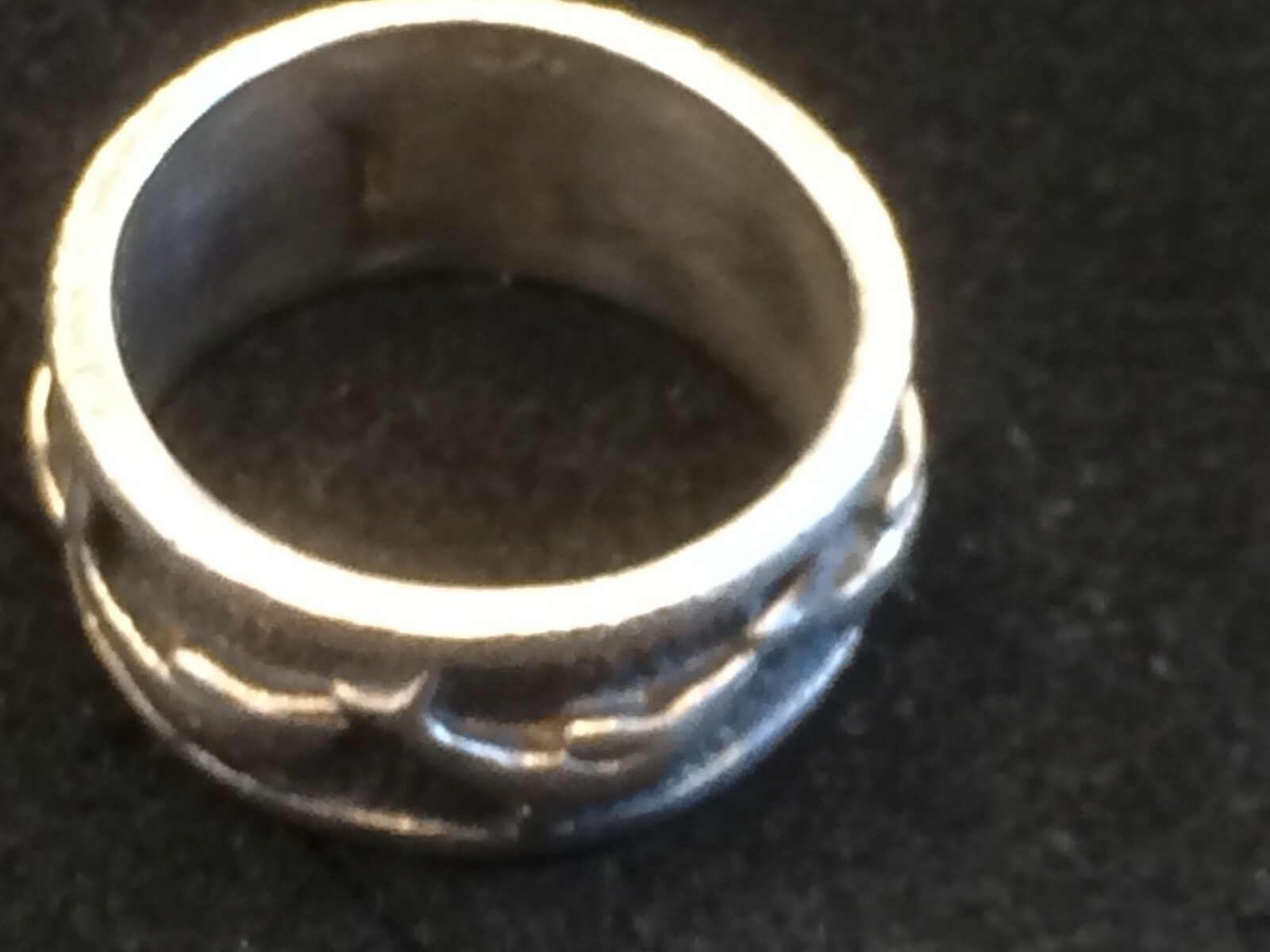 Solid Silver Ring Ring 925 Hallmarked Dolphins Silver 9.27g 19mm Internal Dimension