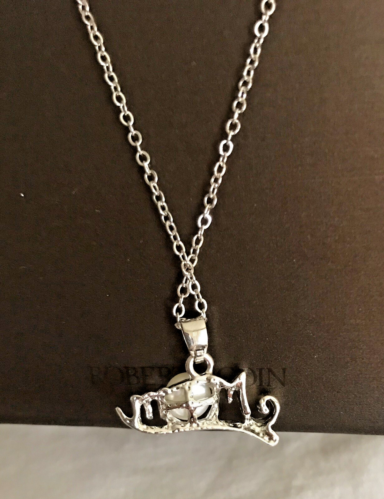 NEW SILVER TONE “MOM” WITH PEARL 7/8″ PENDANT 18″ + EXTENSION CHAIN NECKLACE