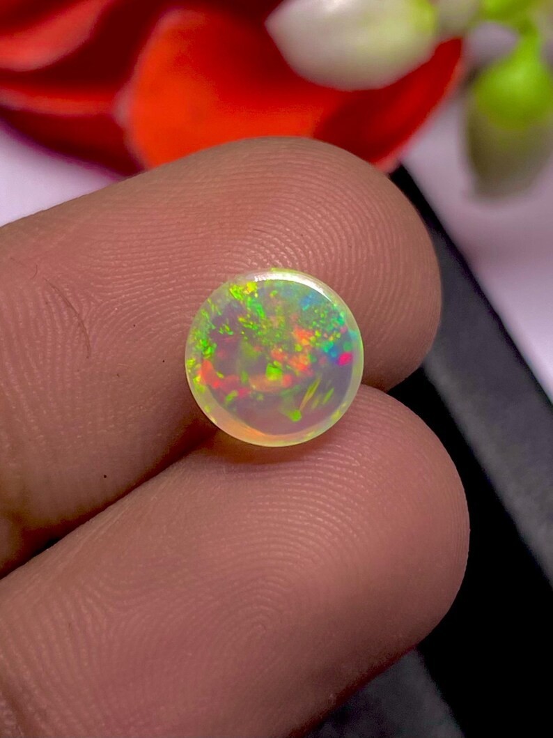 Fire Ethiopian Opal Cabochon: Round Multi-Fire Gemstone (8x8x3.60-MM)