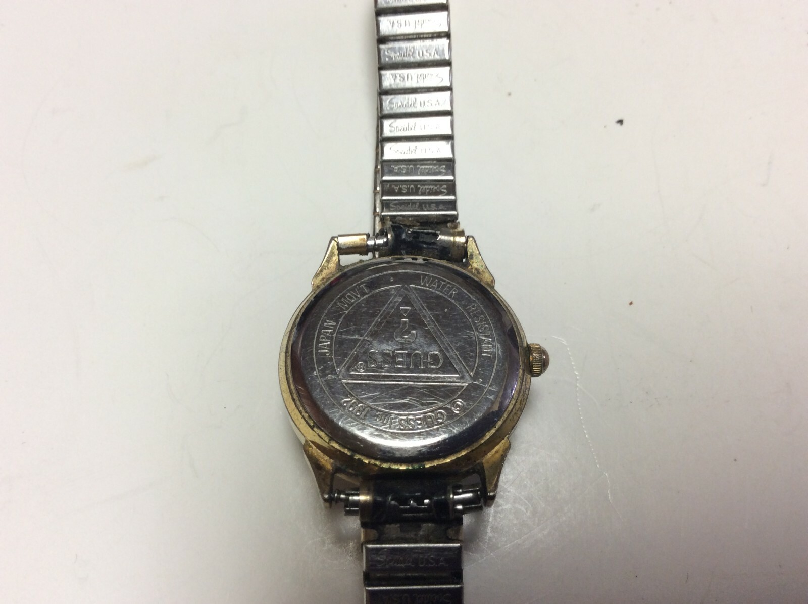 Vintage Guess womens watch,light normal wear/use,new battery, great value L955
