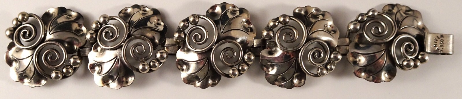 Beautiful 7 Inch, Vintage Daniela .950 Silver Bracelet. 1.6 Ounces, 45.36 Grams.