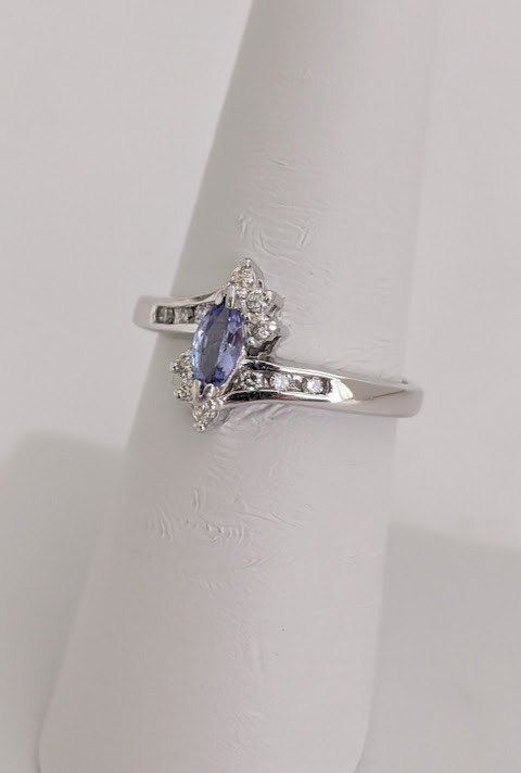 Tanzanite & Diamond Ring 14K Gold 3.2 Grams Retail Price $1299 Make Me An Offer!