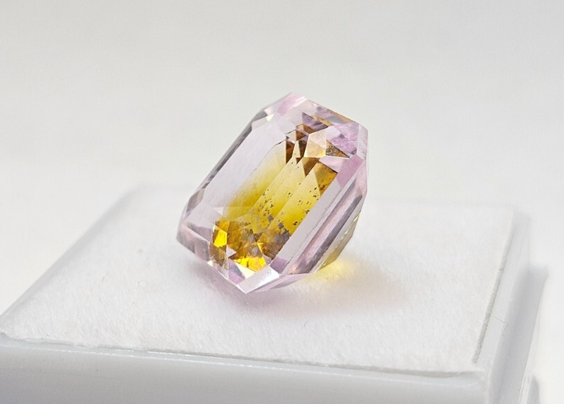 Pitambari Sapphire 10+ Ct Asscher Cut Bi-Colour Natural Certified Loose Gemstone