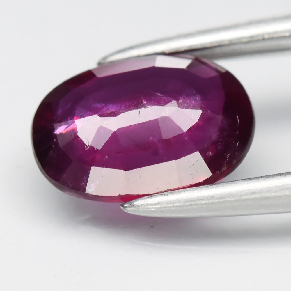 💎 0.78ct 7x5mm Oval Purplish Red Ruby – Unheated Madagascar Gemstone