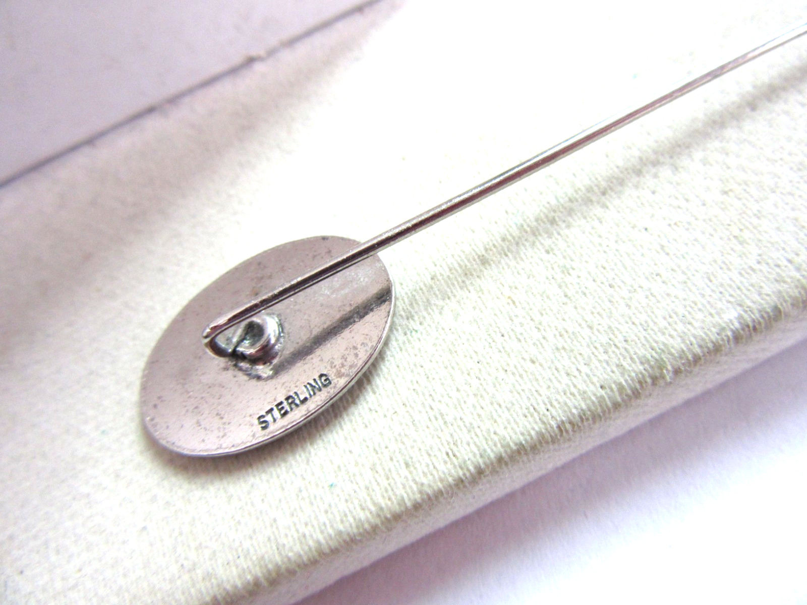 Vintage sterling floral design oval stick pin, 3.2 grams