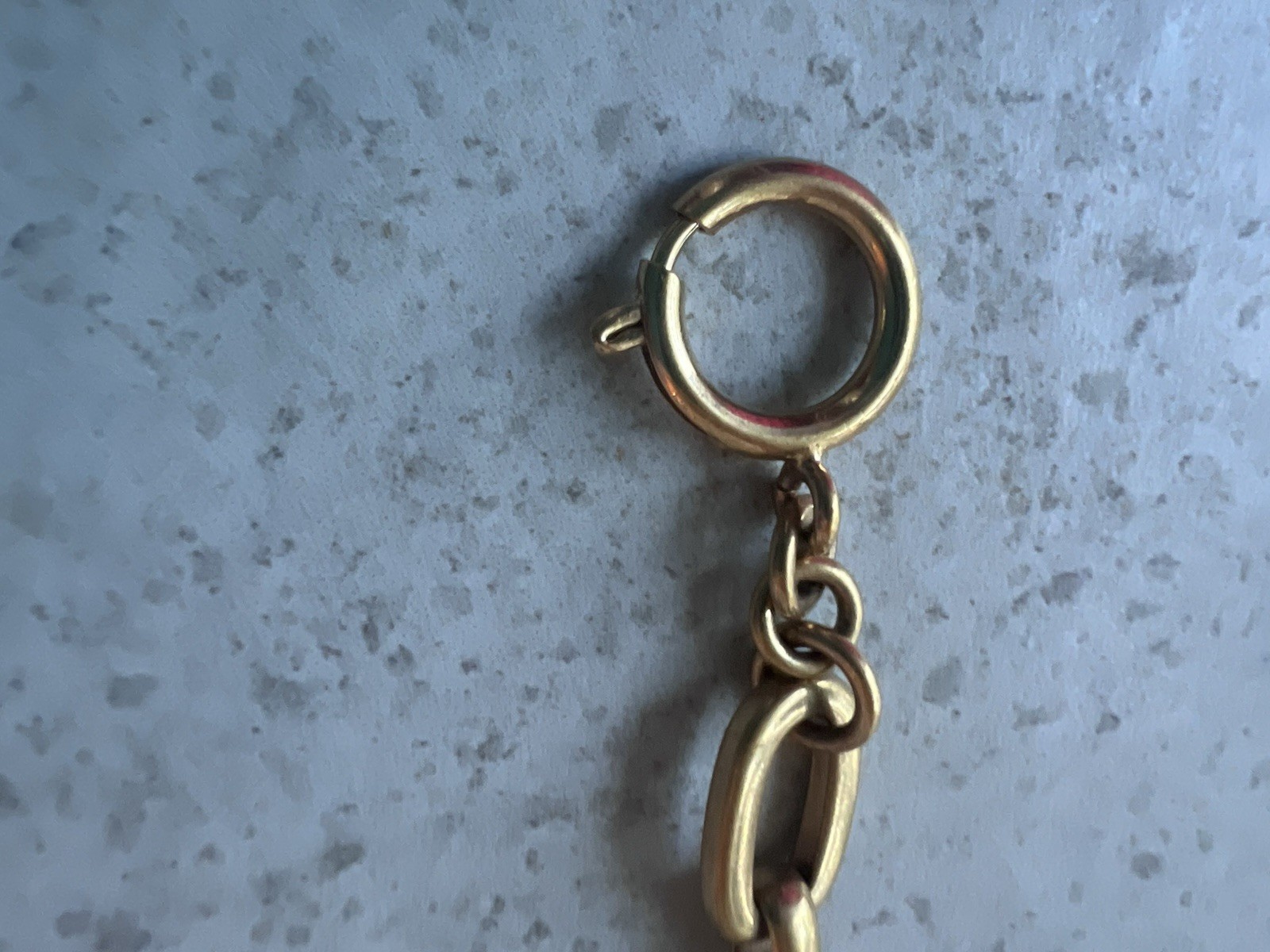 Juicy Couture Let Them Eat Couture Pearl Dangle Charm Bracelet Gold Tone 7.5” C5