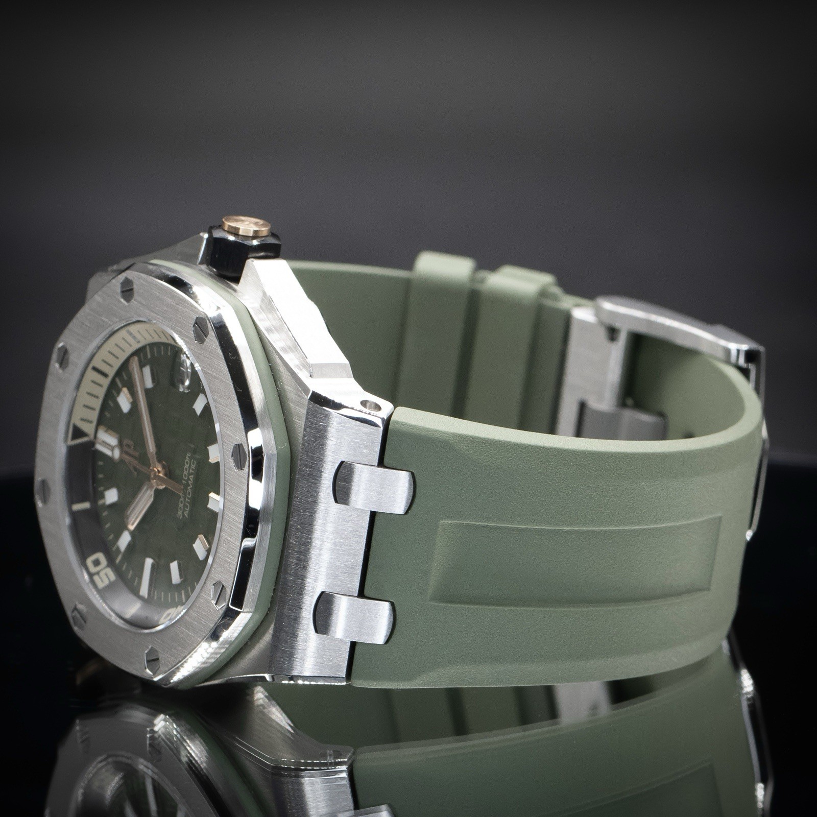 AUDEMARS PIGUET Royal Oak Offshore “Khaki” Diver 42 | Ref. 15720ST | Full Set