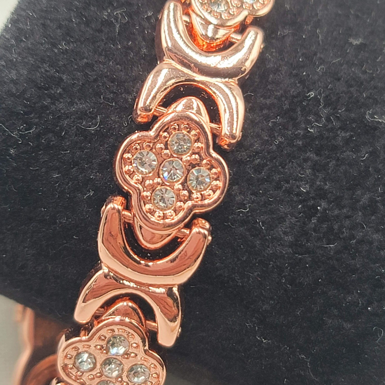 Rose Gold Tone Flower Tennis Bracelet Womens 8.5 In Rhinestone Magnetic Jewelry