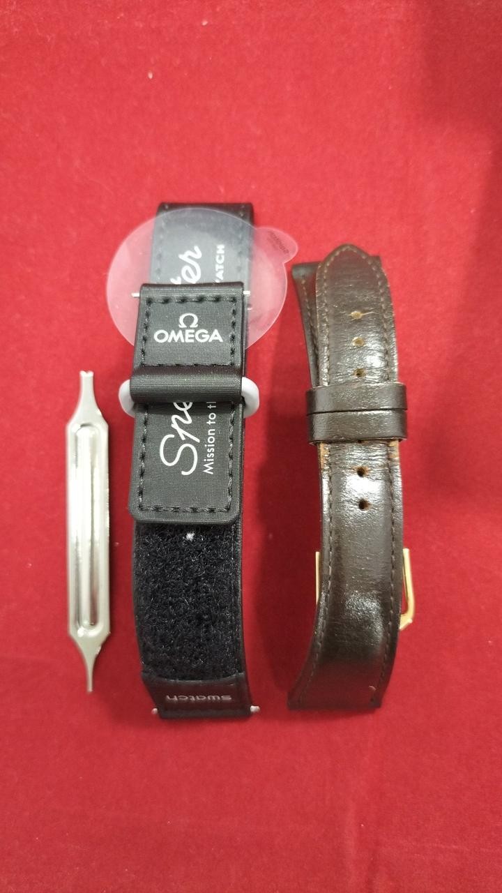Omega x Swatch MoonSwatch Mission to the Moon SO33M100 Gray Quartz Japan