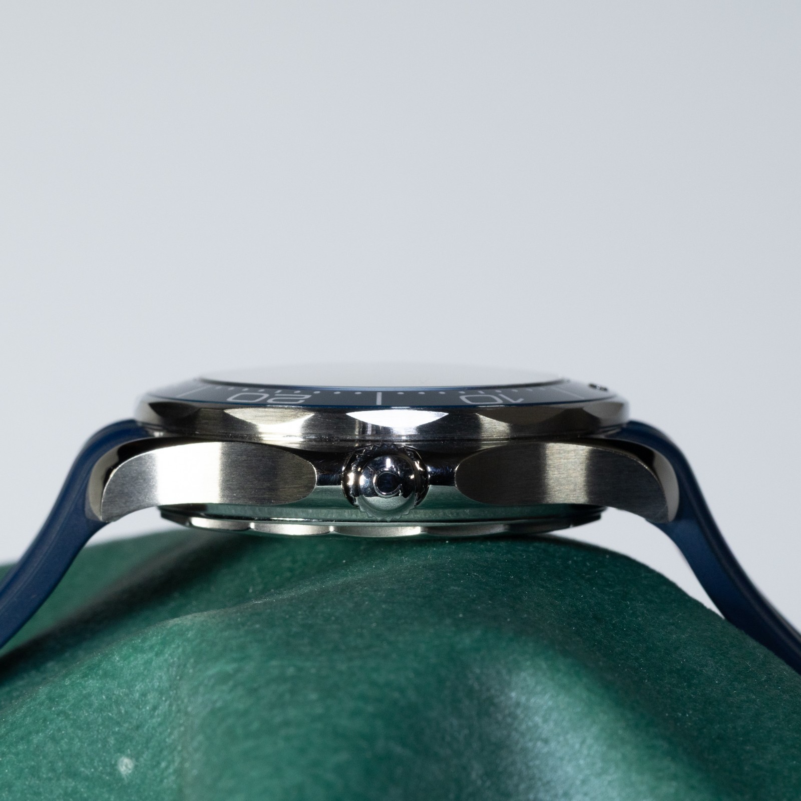 OMEGA Seamaster Diver 300M Gray Wave Blue Rubber Full Set 210.32.42.20.06.001