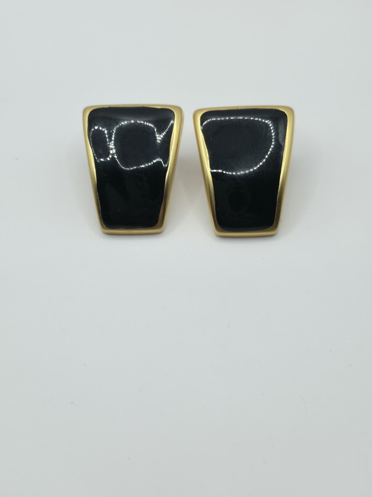 VTG Black and Gold Geometric Art Deco Style Enamel Metal Earrings SZ 1″