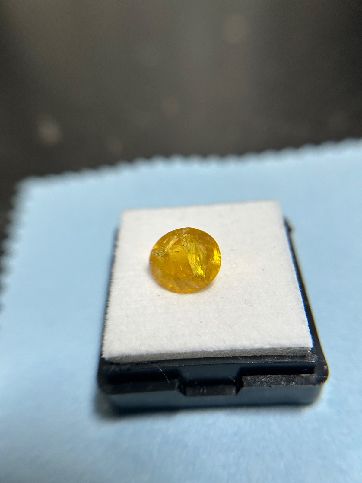 Ungraded – Imperial 3.15 ct Topaz from Brazil