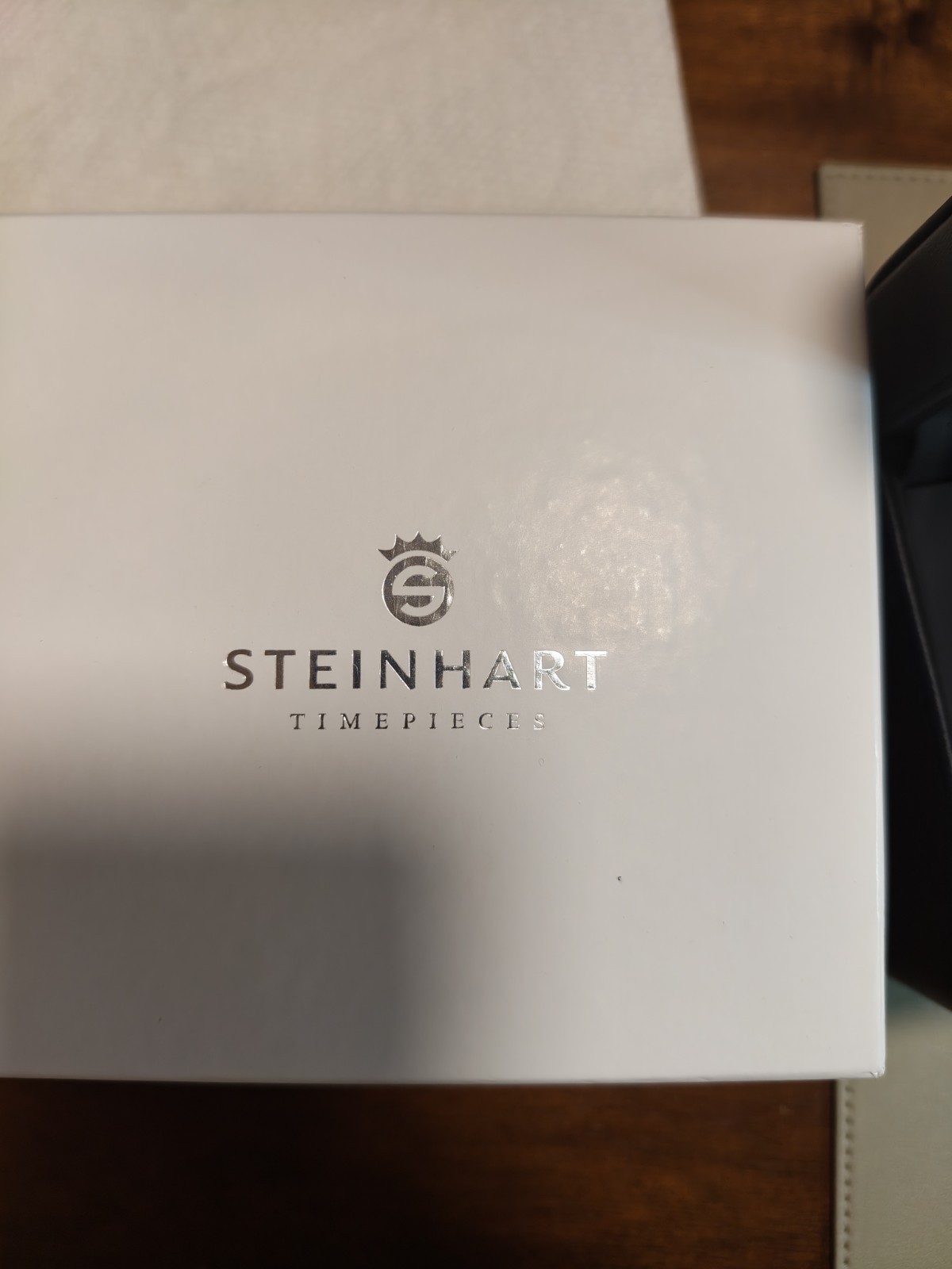 Steinhart Ocean One Vintage Red Swiss Automatic Men’s Diver Watch 103-0657
