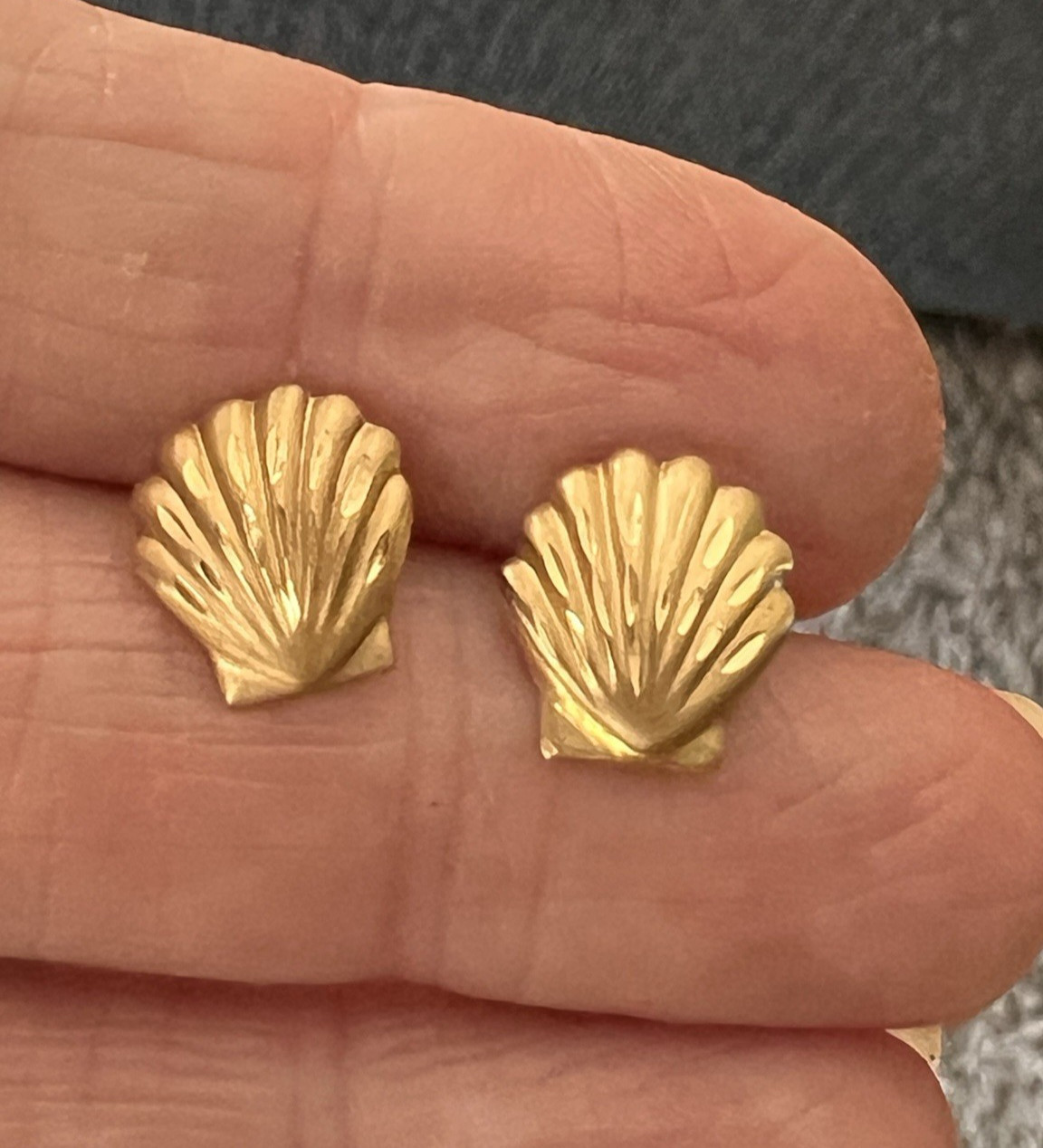 3 Pairs 14K Yellow Gold Dainty Earrings Lot Seashell Etched Hoops & AB Crystal