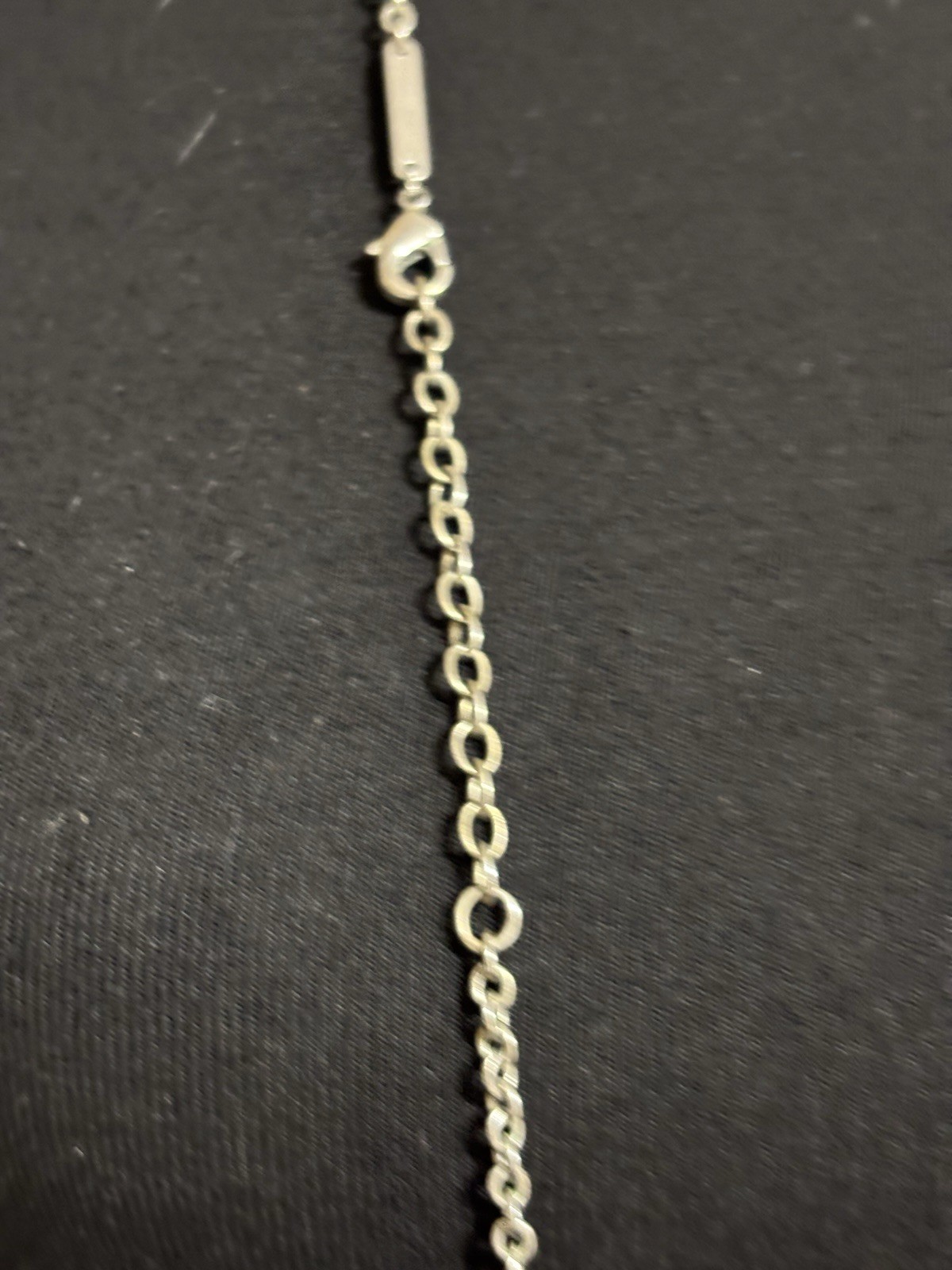 Kendra Scott Necklace 20” Beautiful Great Condition Silver Tone Alone Or Layer