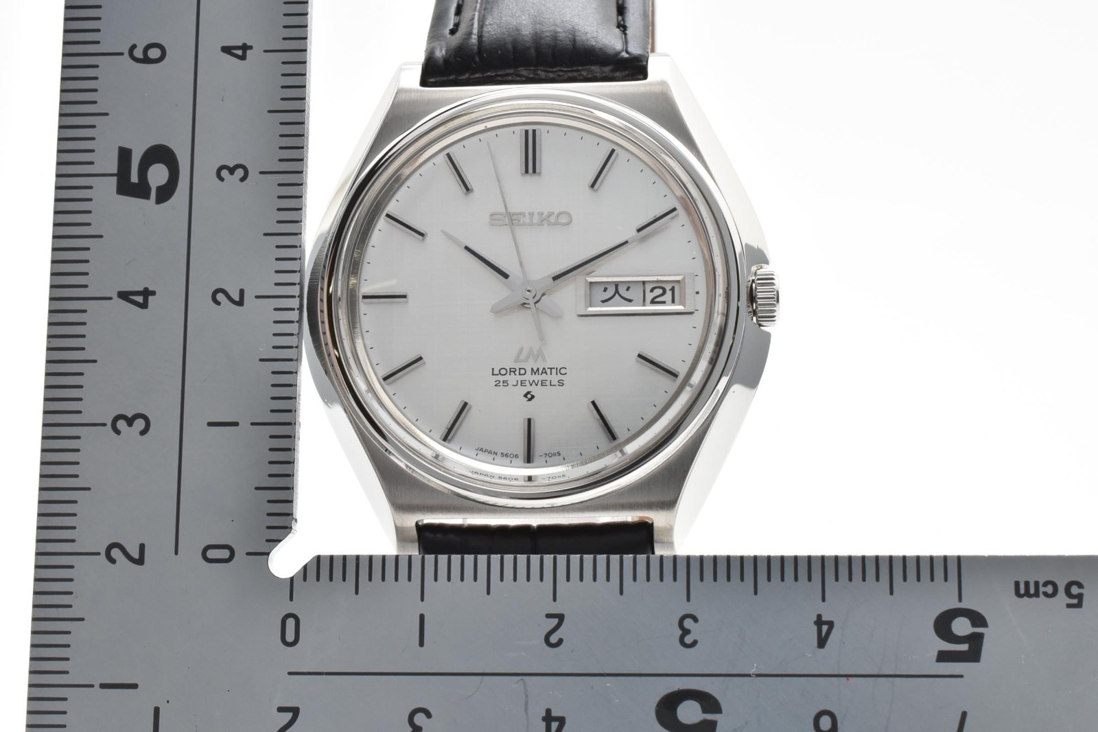 Serviced Vintage [MINT] SEIKO 5606-7010 Lord Matic Automatic Silver Dial JAPAN