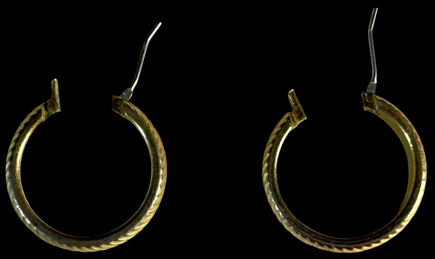 Vintage Gold-Tone Etched Diagonal Hoop Earrings Textured Pattern Latch Back