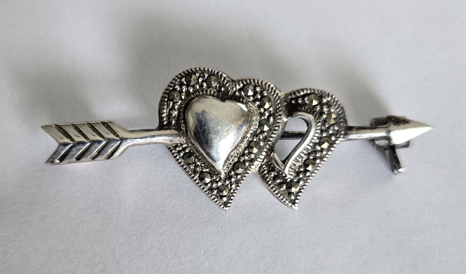 Vintage 925 Sterling Silver & Marcasite Double Heart Arrow Brooch Pin