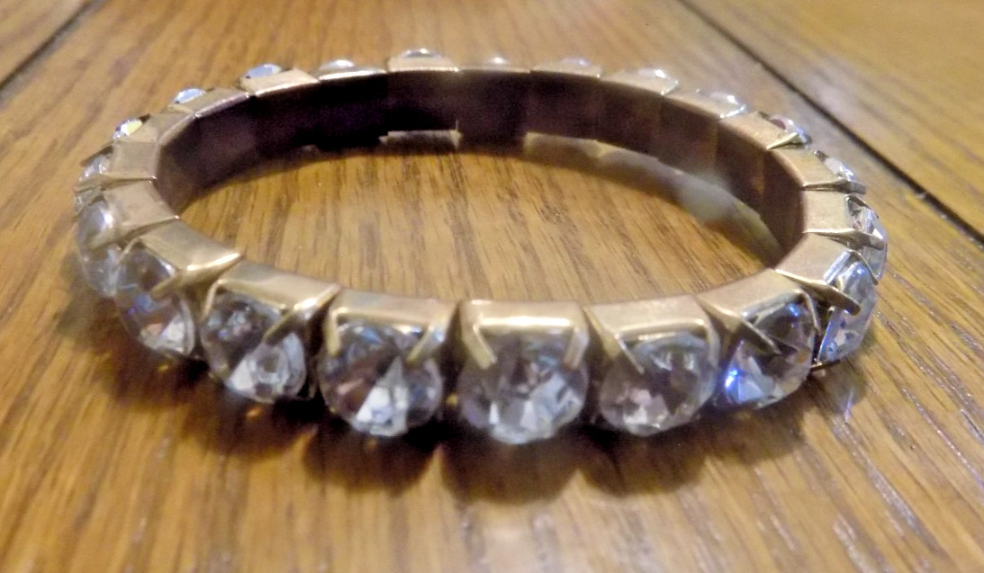 Vintage Gold Tone Clear Rhinestone Stretch Bracelet (545)