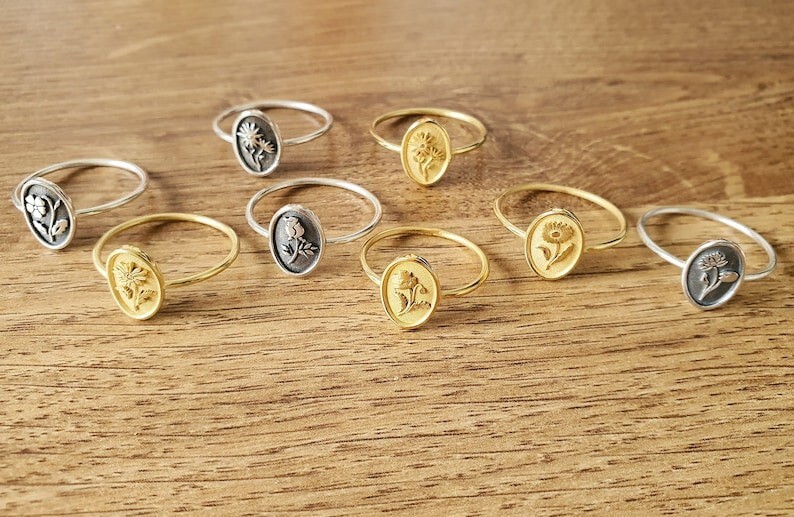 Elegant Oval Floral Engraved Ring, Minimalist Botanical Design Jewelry for Women