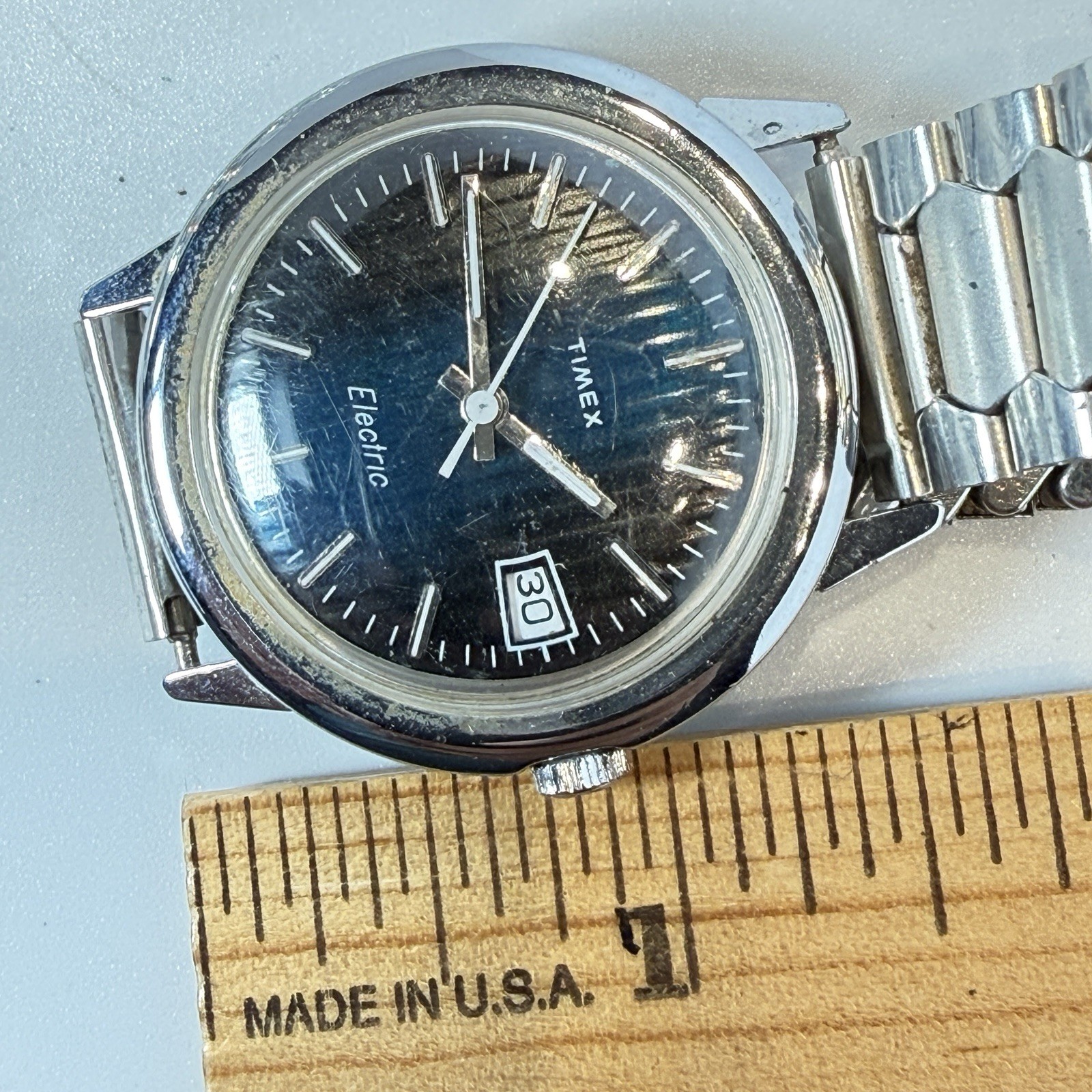 Vintage Timex Electric Blue Dial Day Silver tone 70s Mechanical Watch Runs