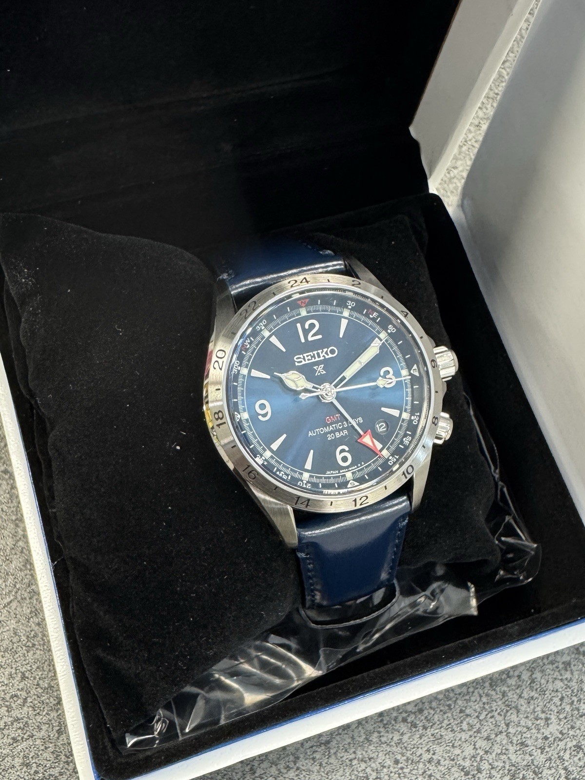 Seiko Prospex Luxe Alpinist GMT Automatic BlueLeather / Dial Watch SPB377 Japan
