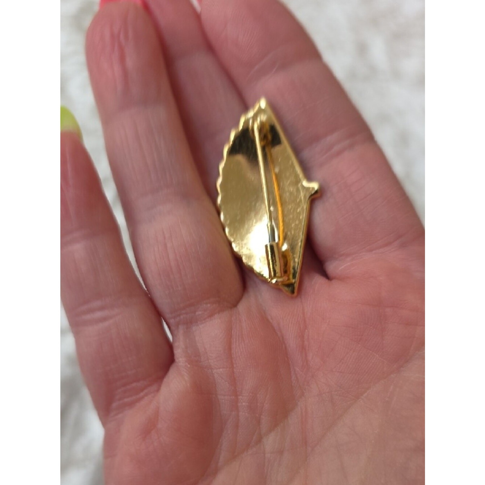 Gold and Black Damascene Fan-Shaped Floral Bird Brooch Circa 1940s-1970s