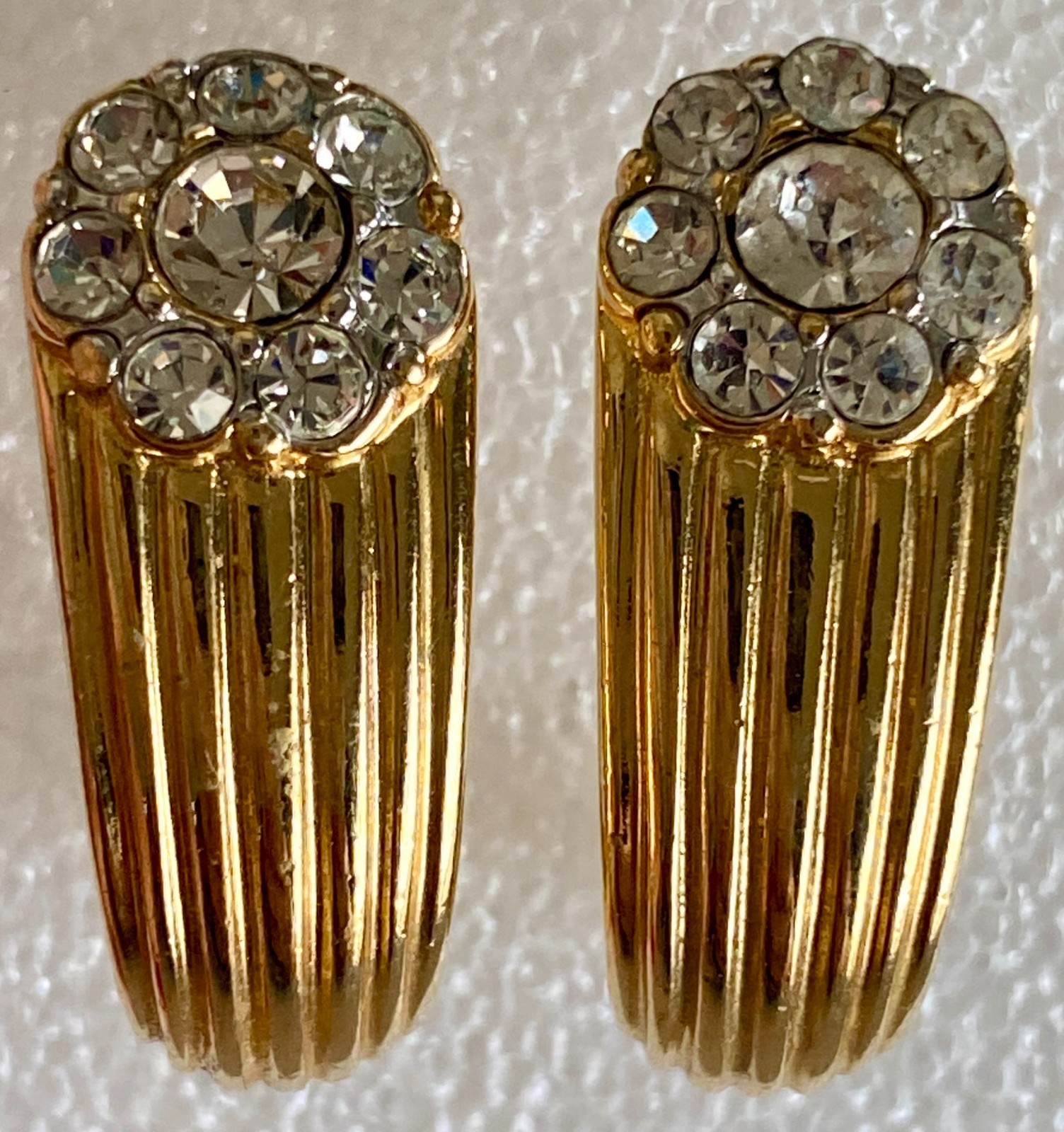 Vintage Trifari Gold Tone Ribbed C-Hoop Pierced Earrings Clear Rhinestone Accent