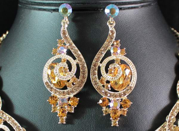 ORNATE GOLD AUSTRIAN RHINESTONE BIB STATEMENT NECKLACE EARRING SET BRIDAL N1669G