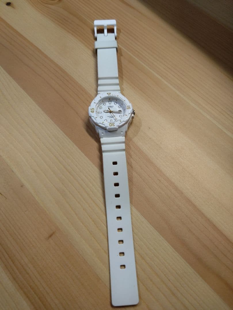 CASIO LRW-200H White Gold Watch with Date Display